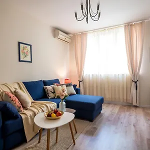 rezervați aici